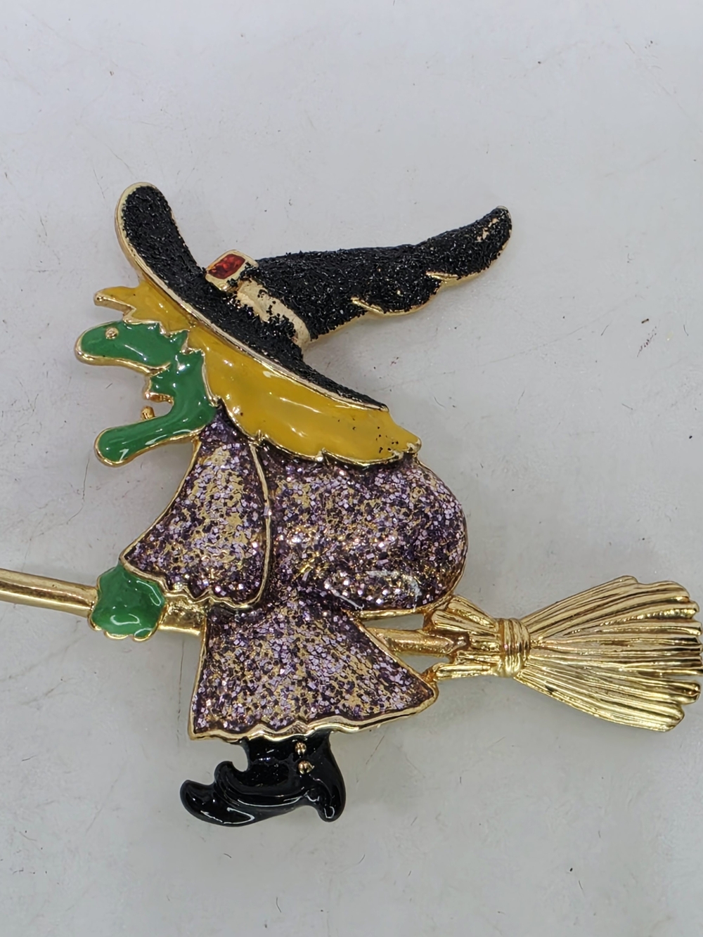 Danecraft Vtg Brooch Witch On Broom Gold Tone Halloween Glitter Enamel Scarf Pin